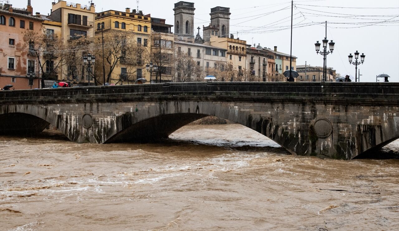 Imagen que refleja la crecida del r&iacute;o Onyar