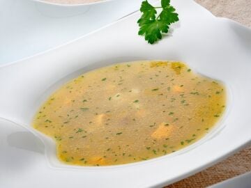 Sopa de pollo con estrellitas y tapioca
