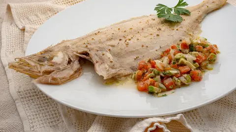 Cocina rápida con Karlos Arguiñano: receta de gallo asado con salsa pico de gallo ¡en 10 minutos! Cocina rápida con Karlos Arguiñano: receta de gallo asado con salsa pico de gallo ¡en 10 minutos!
