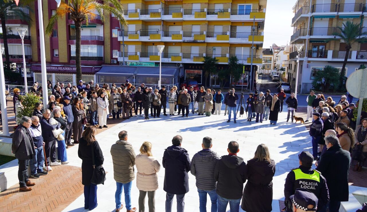 MInuto de silencio en Punta Umbr&iacute;a