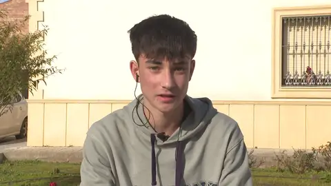 Julio, adolescente de 16 años que ayudó colaboró en el accidente de Adamuz Antena 3 Noticias