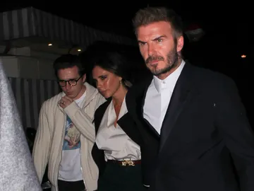 Brooklyn, junto a sus padres David y Victoria Brooklyn, junto a sus padres David y Victoria