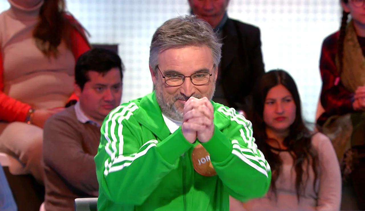 El doble motivo por el que Jordi Évole viste chándal en Pasapalabra: “Va por ti, Juan”