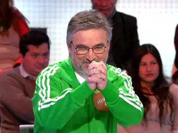 El doble motivo por el que Jordi Évole viste chándal en Pasapalabra: “Va por ti, Juan” El doble motivo por el que Jordi Évole viste chándal en Pasapalabra: “Va por ti, Juan”