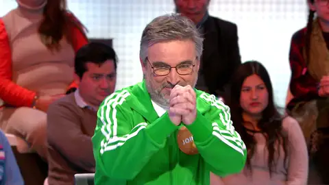 El doble motivo por el que Jordi Évole viste chándal en Pasapalabra: “Va por ti, Juan” El doble motivo por el que Jordi Évole viste chándal en Pasapalabra: “Va por ti, Juan”