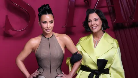 Kriss Jenner (derecha) y Kim Kardashian (izquierda) en octubre de 2025 Kriss Jenner (derecha) y Kim Kardashian (izquierda) en octubre de 2025