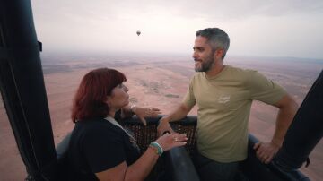 Despu&eacute;s de la tormenta, llega la calma: el relajante paseo en globo de Roberto Leal y Mercedes