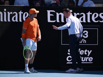 Davidovich se encara con un aficionado en su duelo ante Opelka