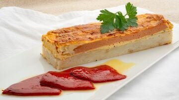 Pastel de patata y salchichas, de Karlos Argui&ntilde;ano: "No tiene ninguna dificultad y es sorprendente"