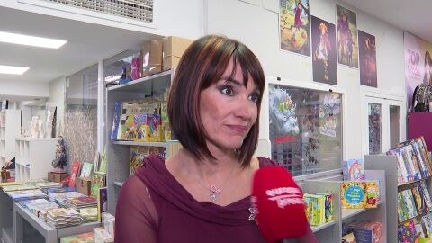 Irene Villa haciendo declaraciones a la prensa