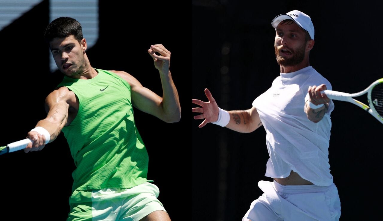 Carlos Alcaraz y Corentin Moutet, en acci&oacute;n en el Open de Australia 2026