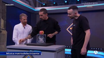 "&iexcl;Qu&eacute; guapo!": Marron sorprende a Xokas con un espect&aacute;culo de m&uacute;sica electrizante