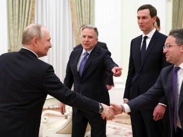 Putin acepta una reuni&oacute;n a 3 con EEUU y Ucrania.