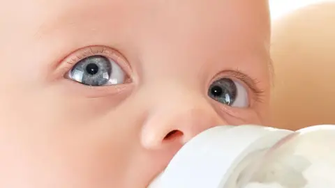 Alerta sanitaria por una leche de fórmula infantil Alerta sanitaria por una leche de fórmula infantil