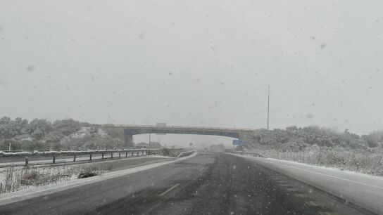 Nieve en las carreteras de Segovia