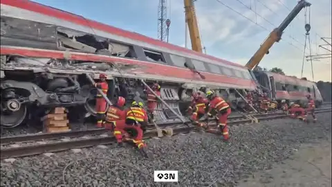 El Gobierno defiende su respuesta ante la tragedia de Adamuz y el PP le acusa de generar confusión y miedo El Gobierno defiende su respuesta ante la tragedia de Adamuz y el PP le acusa de generar confusión y miedo