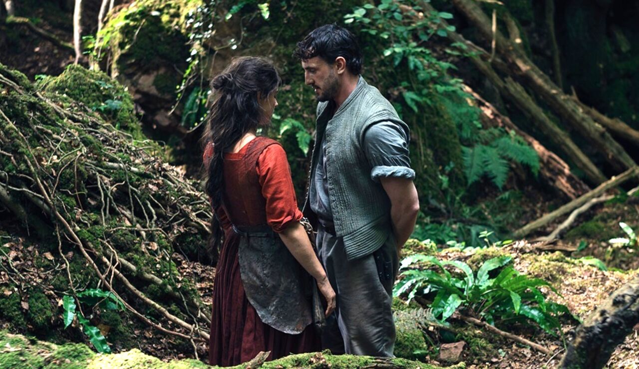 Jessie Buckley y Paul Mescal en Hamnet