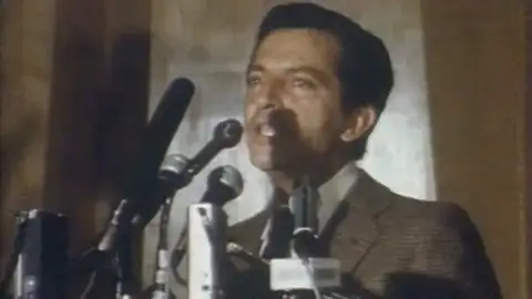 Efemérides de hoy 29 de enero de 2026: Adolfo Suárez dimite Efemérides de hoy 29 de enero de 2026: Adolfo Suárez dimite