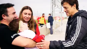 Álvaro, el niño con una mutación genética que une a Sevilla y Betis por una buena causa Álvaro, el niño con una mutación genética que une a Sevilla y Betis por una buena causa