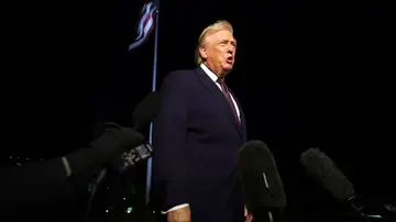 Trump minimiza sus problemas de salud y culpa a la aspirina de sus moratones Trump minimiza sus problemas de salud y culpa a la aspirina de sus moratones