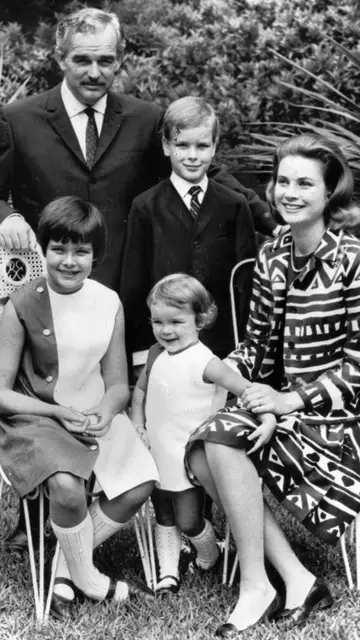 Grace Kelly, Raniero III de Mónaco y sus hijos Grace Kelly, Raniero III de Mónaco y sus hijos