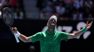 Novak Djokovic, en su partido de segunda ronda del Open de Australia ante Francesco Maestrelli