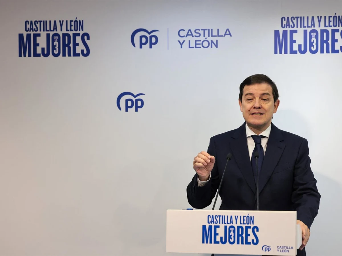 Mañueco aspira a gobernar en solitario y evita hablar de pactos con Vox en Castilla y León