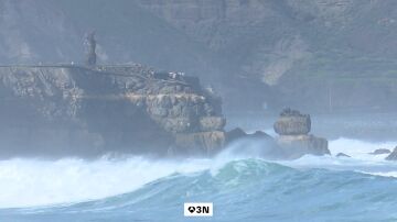 Mejora la red viaria tras el temporal, pero persisten cortes y avisos rojos por oleaje y nieve