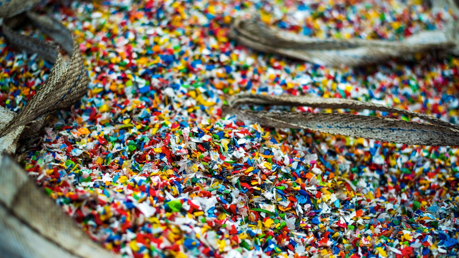 Los plásticos reciclados son más tóxicos y contaminantes: ¿por qué?