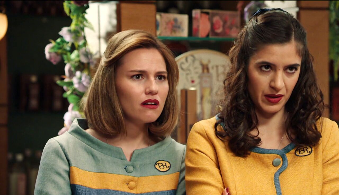 Cap&iacute;tulo 484 de Sue&ntilde;os de libertad; 24 de enero: Carmen y Claudia no se toman bien las nuevas medidas impuestas por la direcci&oacute;n de la f&aacute;brica