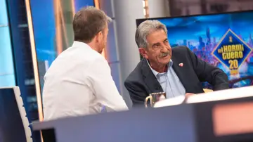 "Me sorprende que este hombre aguante": Miguel Ángel Revilla analiza por qué no ha dimitido Pedro Sánchez "Me sorprende que este hombre aguante": Miguel Ángel Revilla analiza por qué no ha dimitido Pedro Sánchez