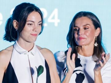 Victoria Luengo con la Reina Letizia en los Premios Princesa de Girona 2024