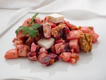 Ensalada de remolacha, pero y granada, de Joseba Argui&ntilde;ano