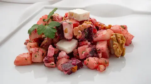 Ensalada de remolacha, pero y granada, de Joseba Arguiñano Ensalada de remolacha, pero y granada, de Joseba Arguiñano