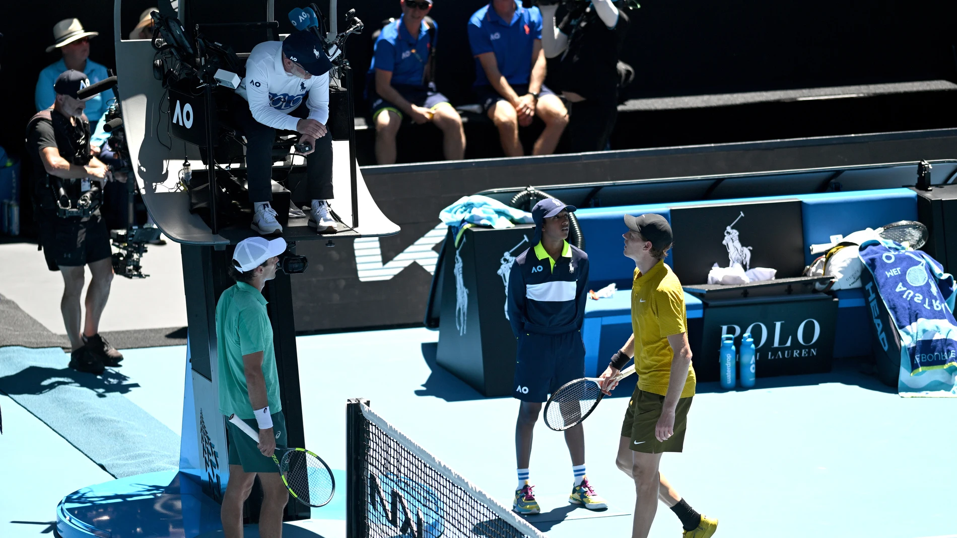 Spizzirri y Sinner, en el partido de tercera ronda del Open de Australia Spizzirri y Sinner, en el partido de tercera ronda del Open de Australia