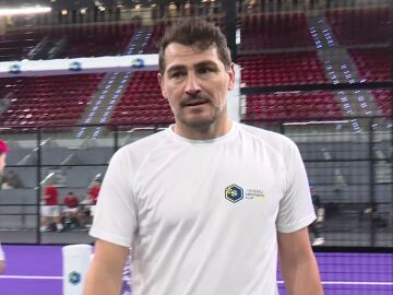 Iker Casillas con la prensa