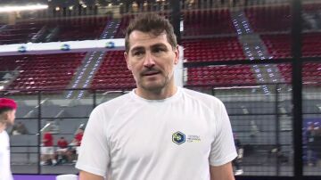 Iker Casillas con la prensa