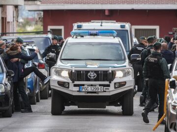 Llegada a declarar al juzgado del hombre que confes&oacute; el crimen del menor de 13 a&ntilde;os, amigo de su hijo