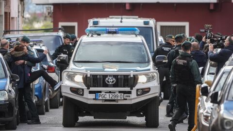 Llegada a declarar al juzgado del hombre que confes&oacute; el crimen del menor de 13 a&ntilde;os, amigo de su hijo