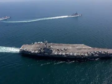 Imagen de archivo del portaaviones 'USS Abraham Lincoln' Imagen de archivo del portaaviones 'USS Abraham Lincoln'