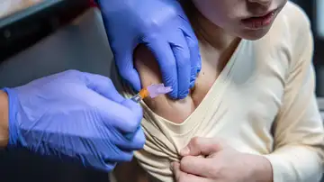 Vacunación de un niño Vacunación de un niño