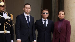 Los primeros ministros de Dinamarca y Groenlandia con Macron