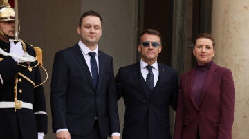 Los primeros ministros de Dinamarca y Groenlandia con Macron