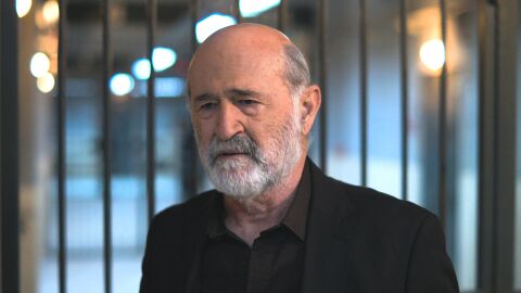 M&uuml;fit Kayacan interpreta a Ecmel Albora, el hombre dispuesto a traicionar a su propia familia