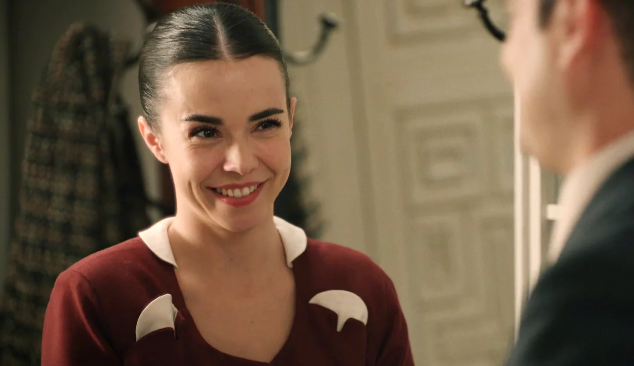 Paula se desahoga con Tasio y se da cuenta de que tiene una gran conexión con él