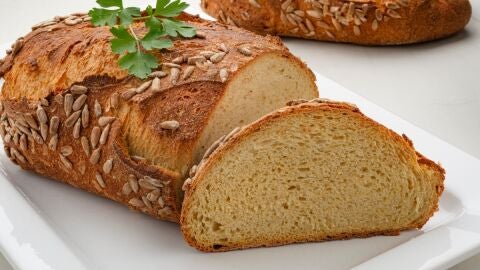 Pan de ma&iacute;z y trigo con pipas de girasol