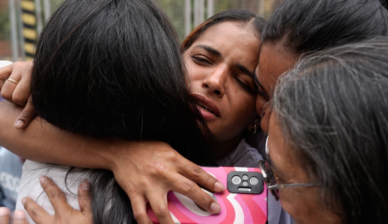 Universitarios se enfrentan a Delcy Rodr&iacute;guez y piden la excarcelaci&oacute;n de los m&aacute;s de 200 estudiantes y profesores