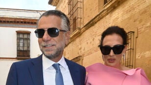 Nieves &Aacute;lvarez y Bill Saad