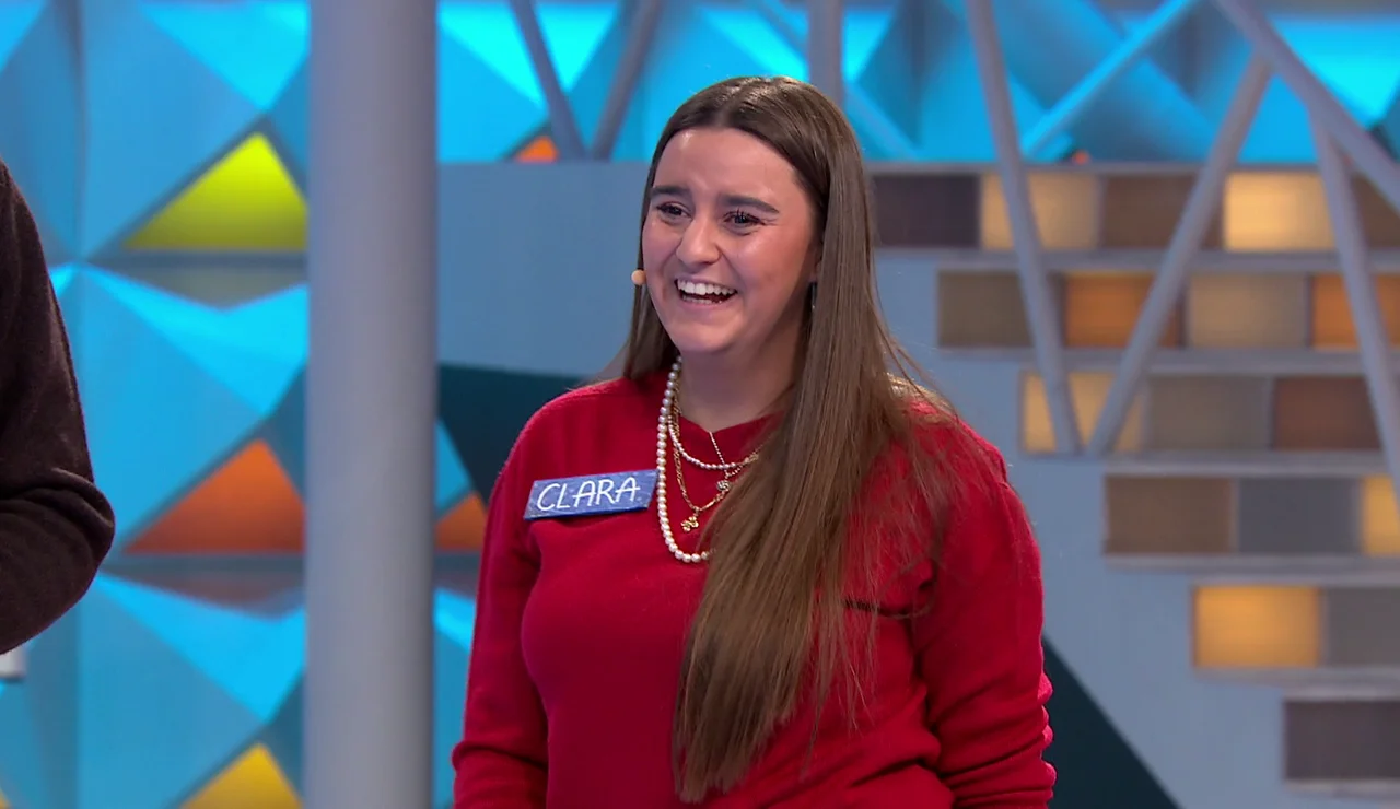 Clara resuelve el Panel Final y gana casi 4.000 euros en La ruleta de la suerte