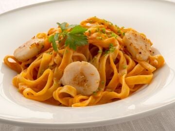 Tallarines con vieiras